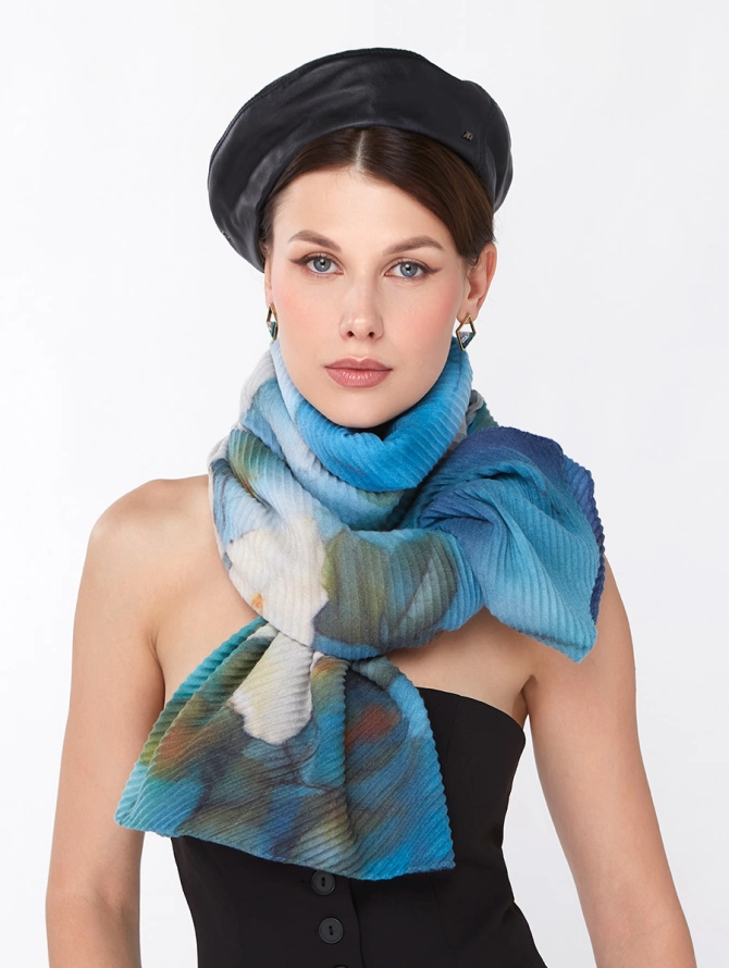 Палантин женский жатый двусторонний с цветочным принтом