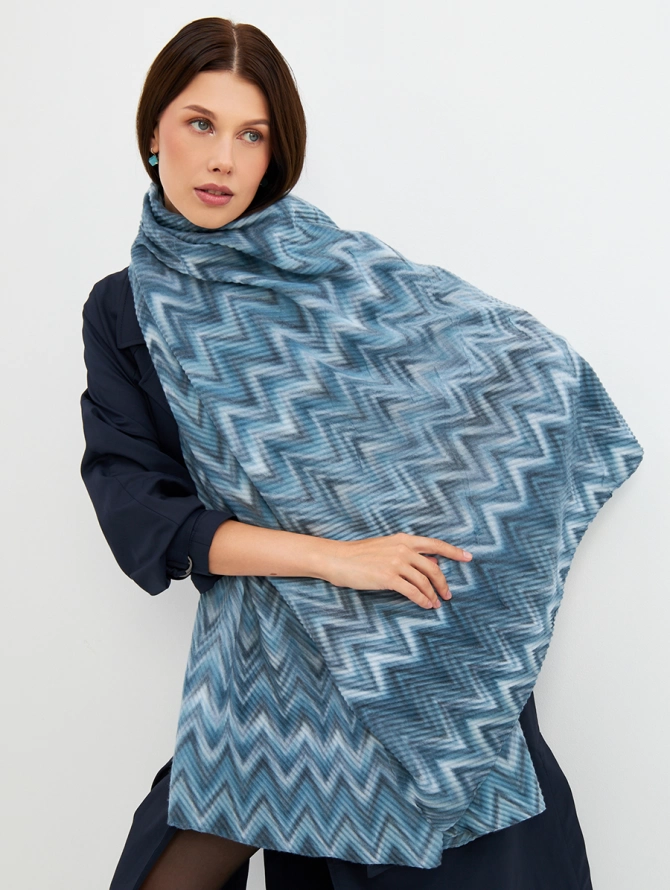 Палантин женский двусторонний жатый с узором зигзаг