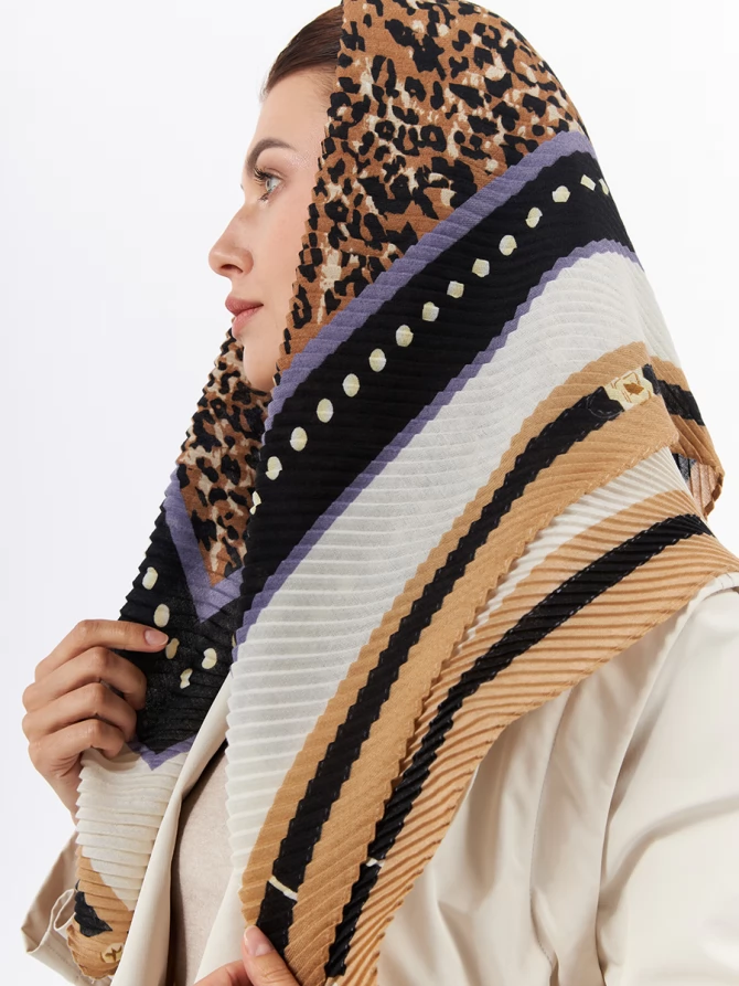 Платок женский жатый двусторонний с анималистичным и графическим принтом GR-855-2