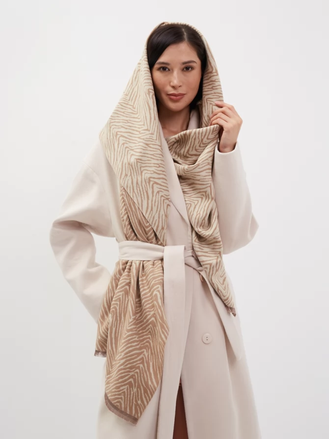 Палантин женский двусторонний с анималистичным принтом