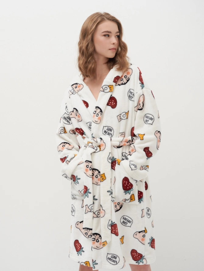 Халат плюшевый оверсайз с капюшоном и принтом