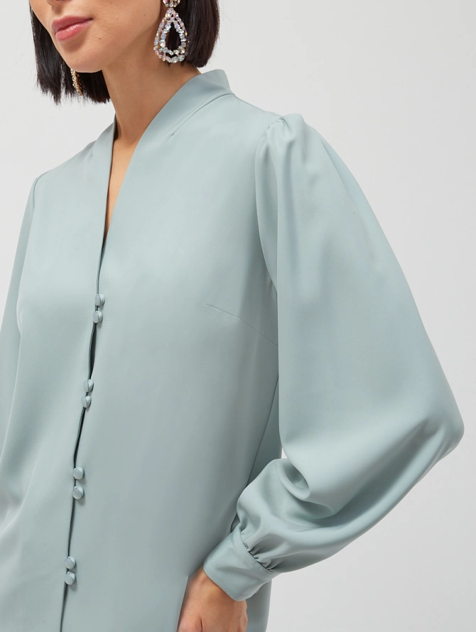 Блуза прямого кроя с V-образным вырезом и пышными рукавами