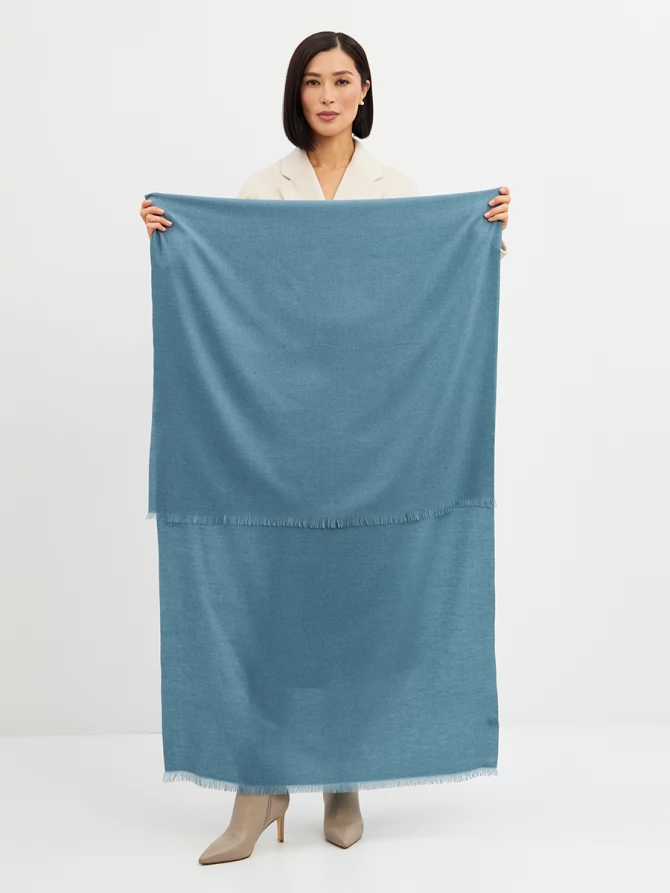 Палантин женский двусторонний однотонный с бахромой, пыльно-голубой