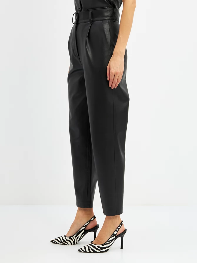 Брюки укороченные из зко-кожи  OD-882-1 черный